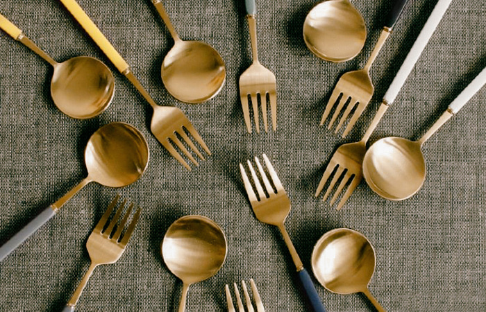 SQUARE GOLD CUTLERY